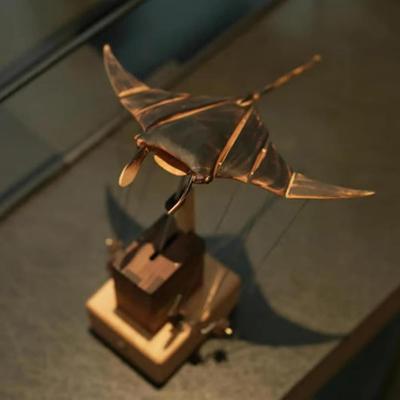 Yousheng Деревянное Электрическое Украшение Манта Ручной Работы Артизан Бионический Автоматон Манта Реалистичное Механическое Океанское Животное Декор для Дома Офиса Стола