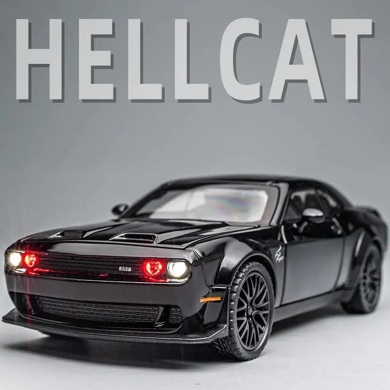 Игрушечная машинка Dodge Challenger Hellcat STR Red Eyes в масштабе 1/32, литые автомобили, декоративные модели машин с оттяжкой, со звуком и светом