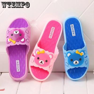Бытовые тапочки на толстой подошве, женские тапочки с бисквитом и мягкой подошвой, милые нескользящие тапочки с мультяшной версией, летние тапочки на наклонном каблуке