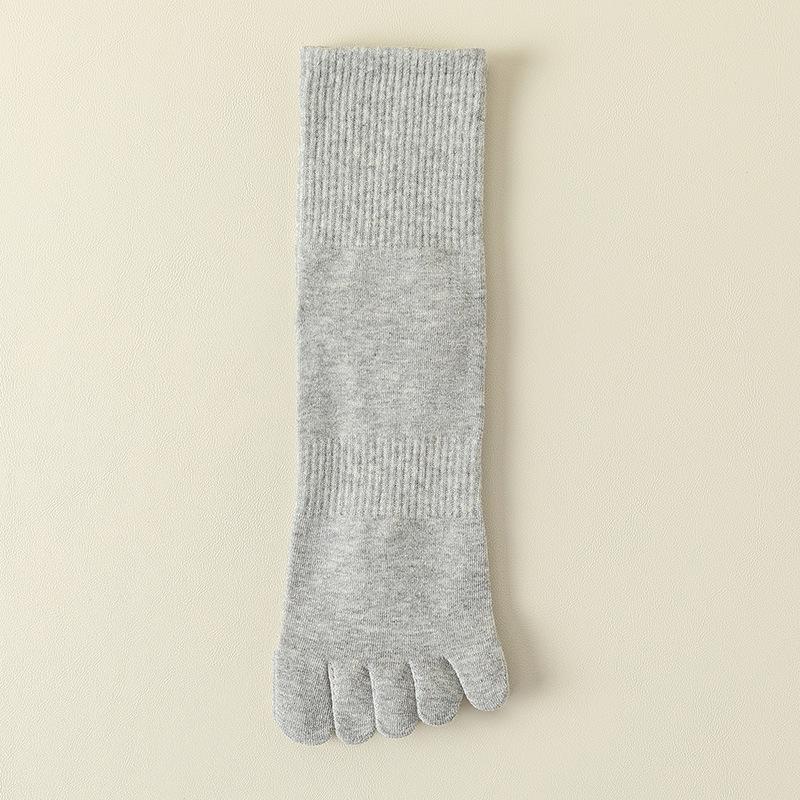 Men's Split-Toe Knee-High Socks - Breathable, Sweat-Wicking, Solid Color, Anti-Athlete's Foot, Ideal for Spring and Autumn Sports.