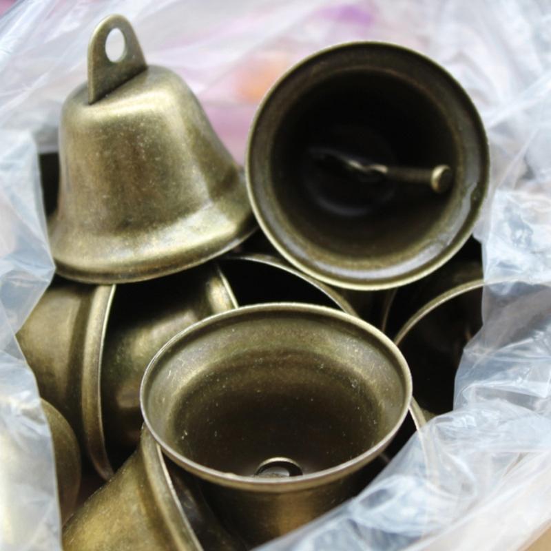 10 шт. маленькие колокольчики в винтажном стиле, подвесные колокольчики, рождественские колокольчики, колокольчики с ошейником для домашних животных, украшение на свадьбу, Хэллоуин