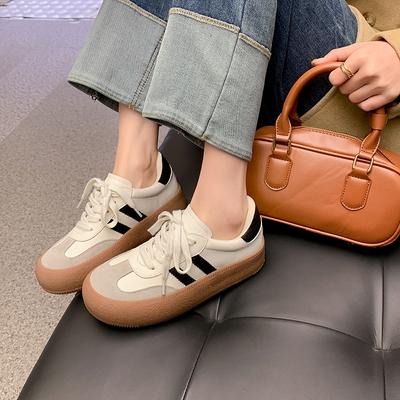 Спортивная и повседневная обувь на доске 2025 весна и осень Forrest Gump женский колледжский стиль ретро классика увеличивающая рост спортивные маленькие белые туфли