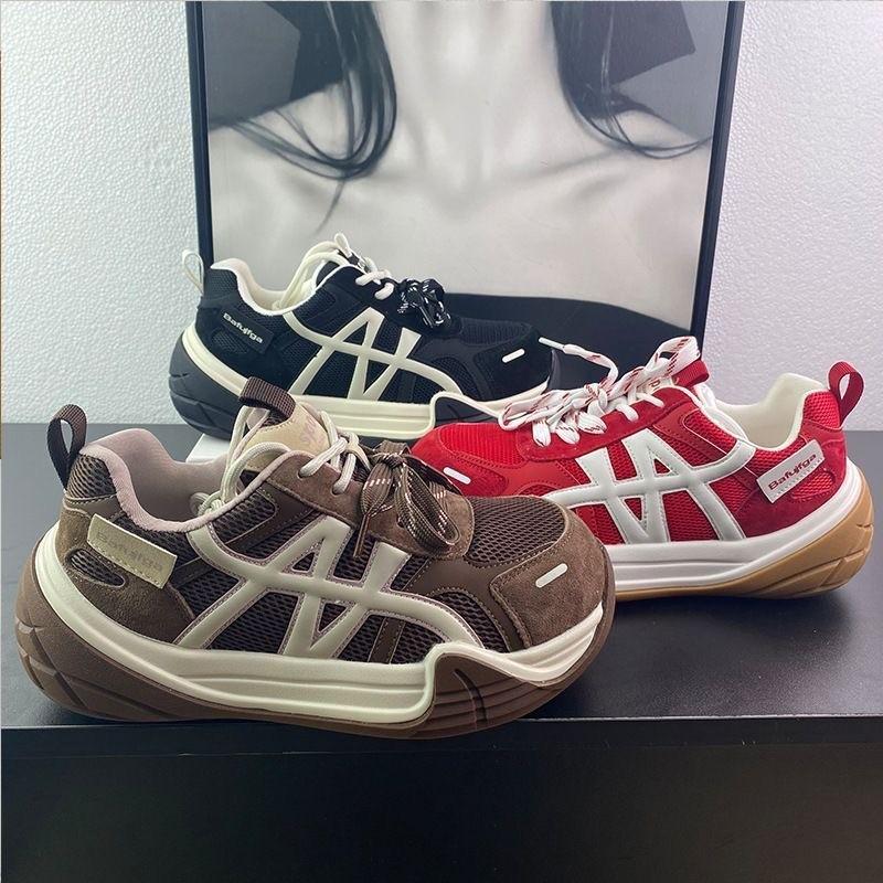 Супер популярные огромные красивые кроссовки папы женские толстые подошвы не утомляют ноги 2025 новая осень универсальные спортивные и повседневные женские туфли