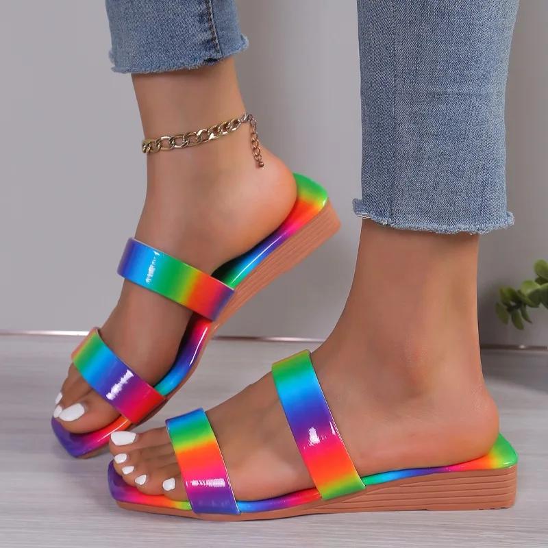 Модная распродажа женской обуви 2024 года, летние новые радужные цвета, женские тапочки большого размера, удобные и дышащие повседневные тапочки