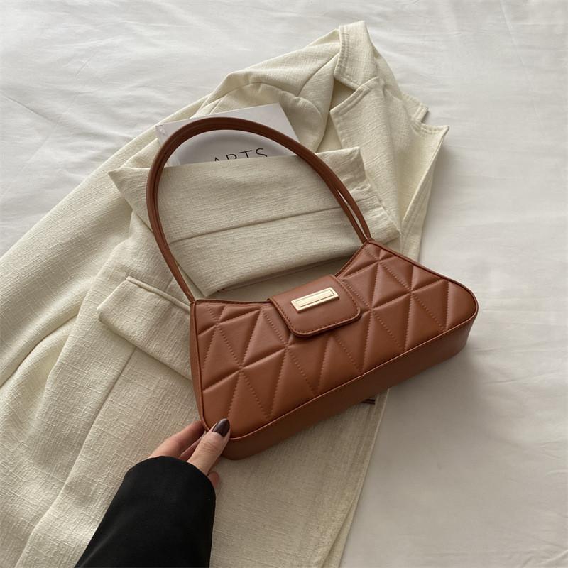 Vintage Style Retro Shoulder Bag With Chic Minimalist Design For Trendy Women