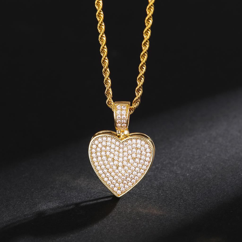 Factory Stock Customized Hot Sale Chunky 18K Gold Plated Brass Lovers Heart Pendant Zircon Wedding Statement Necklace