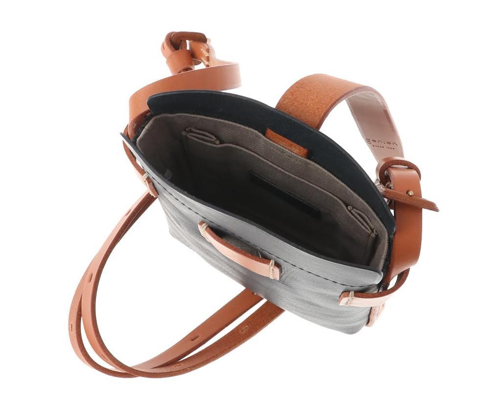 Сумка через плечо Genten Saddle Belt Nuova Vertical Compact Сумка через плечо черная женская 43391-10