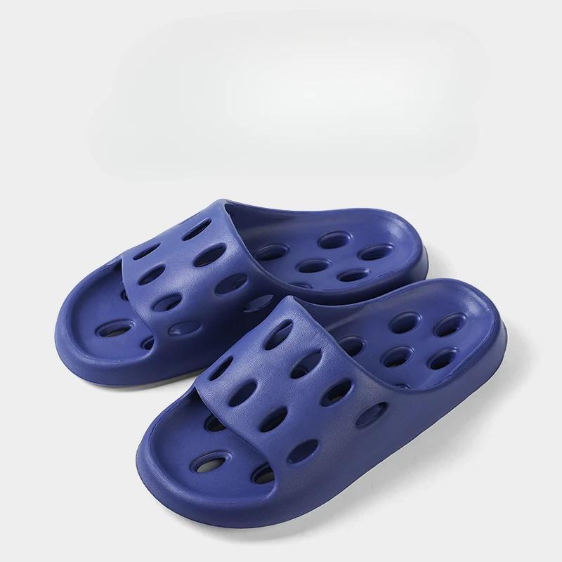Летние дырявые тапочки для ванной комнаты, для купания, удобные, для мужчин и женщин, для пар, для дома, в помещении, нескользящие сандалии из ЭВА, тапочки, пляжные тапочки