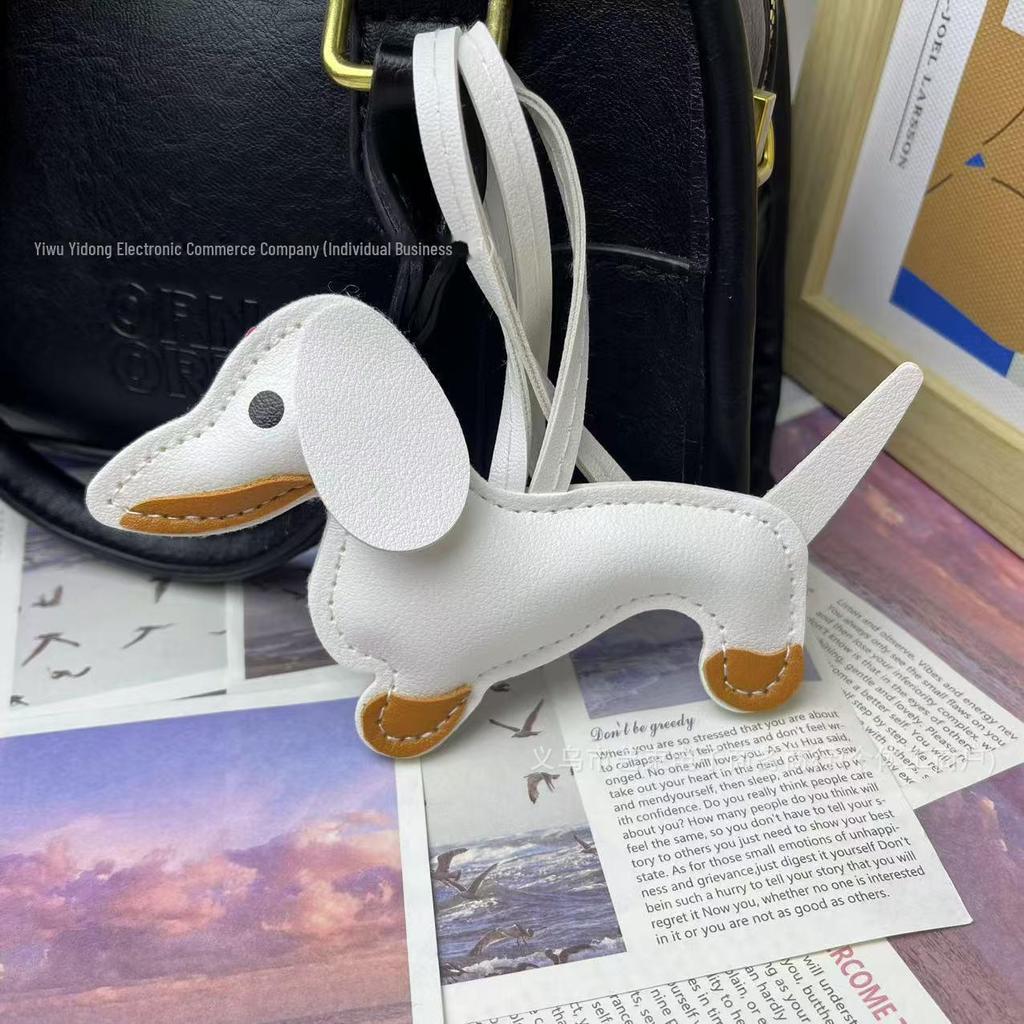 Dachshund Puppy Keychain: Cute Dog Pendant for Bags & Cars - Perfect Creative Gift