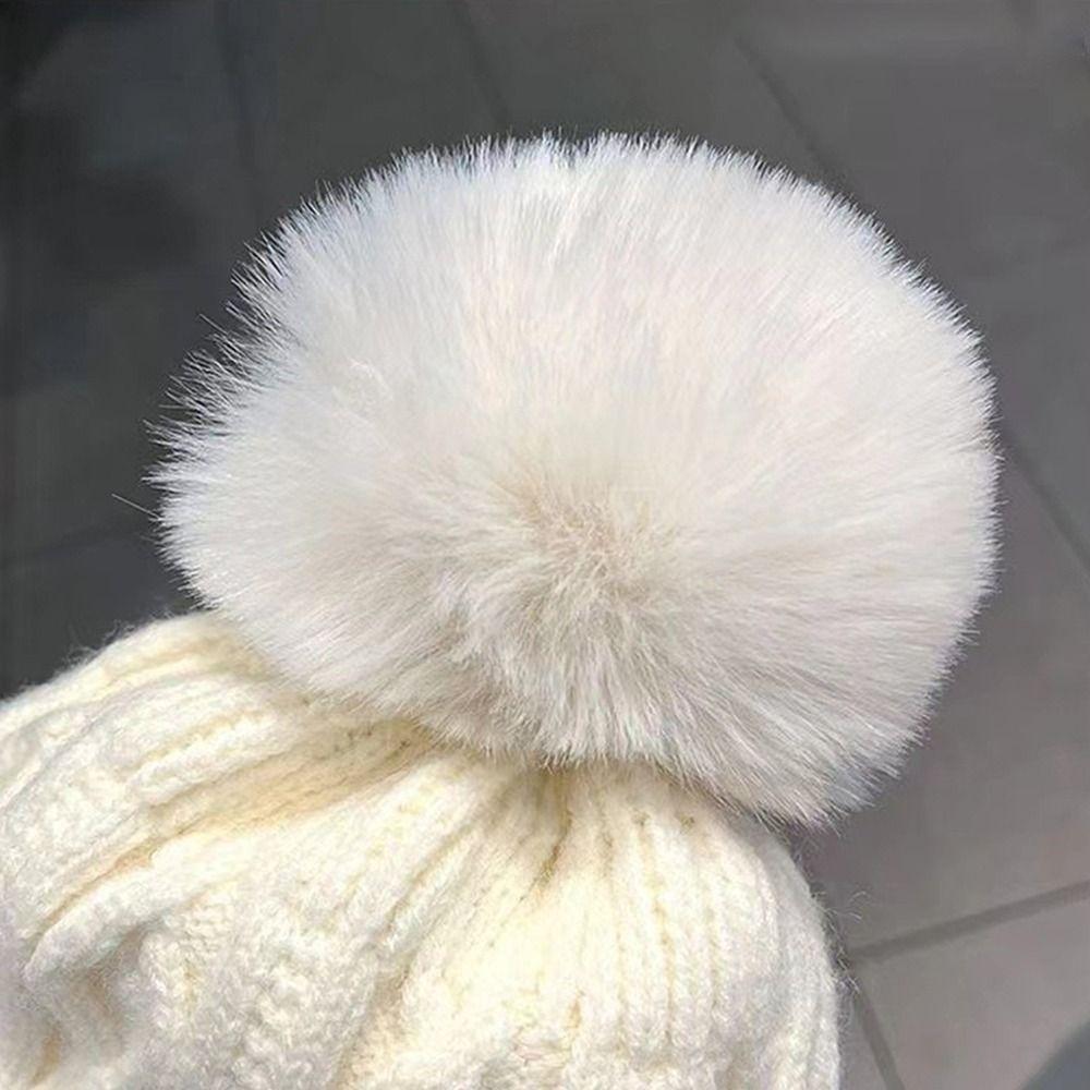 Keep Warm Knitted Cap Thickened Pompoms Hat Fashion Winter Hat  Women