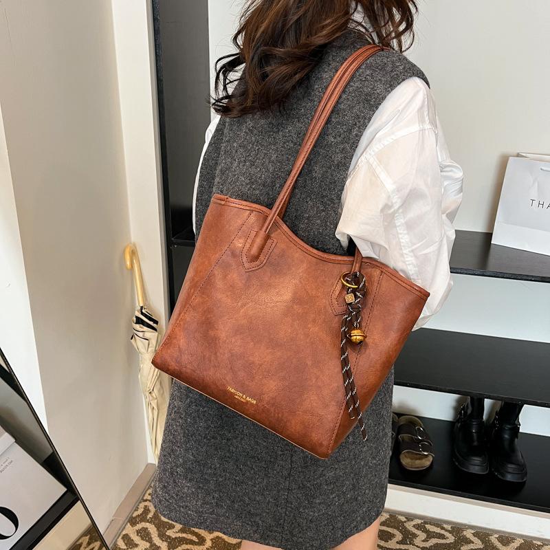 Korean Version Handbag Women's 2025 New Fashion Versatile High-end Tote Bag Light Casual Simple Shoulder Bag