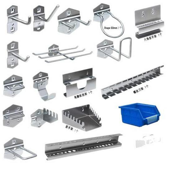 Стеллаж для инструментов с квадратными отверстиями и крючками для отверток и магнитной полосой
