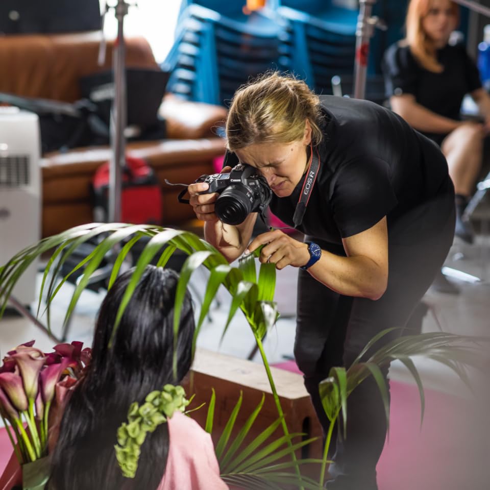 Canon Single Focus Wide Angle Lens RF35mm Macro IS STM EOSR Compatible RF3518MISSTM F1.8