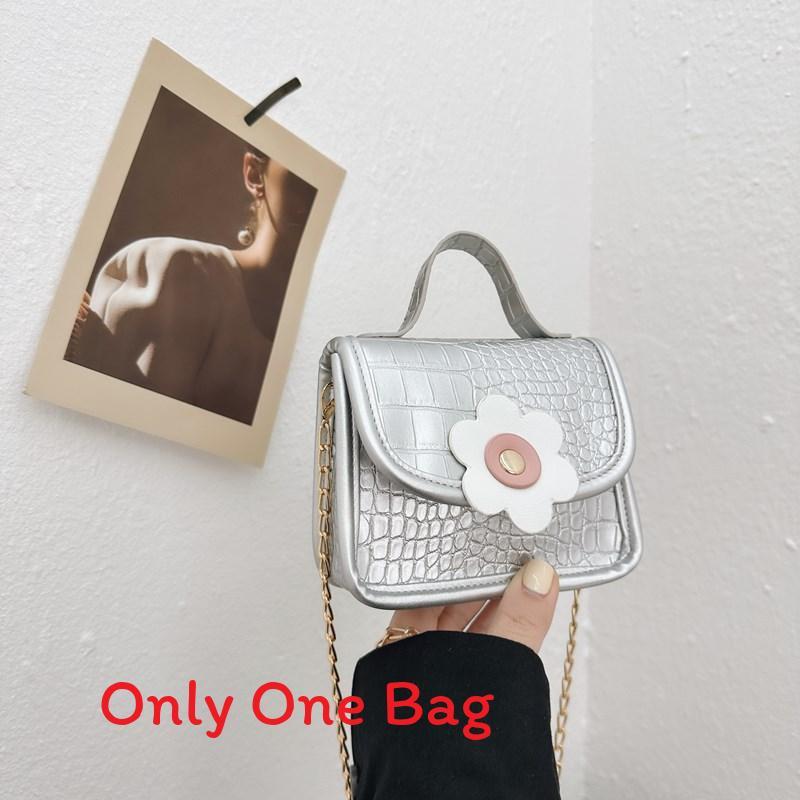 Pu Material Breathable Girls Boys Fashion Chain Crossbody Bag For Daily Use