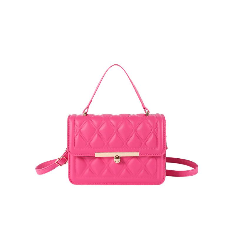 2024 новая сумка с квадратным ромбом, модный темперамент, персонализированная сумка через подмышку, дорожная сумка через плечо с текстурой