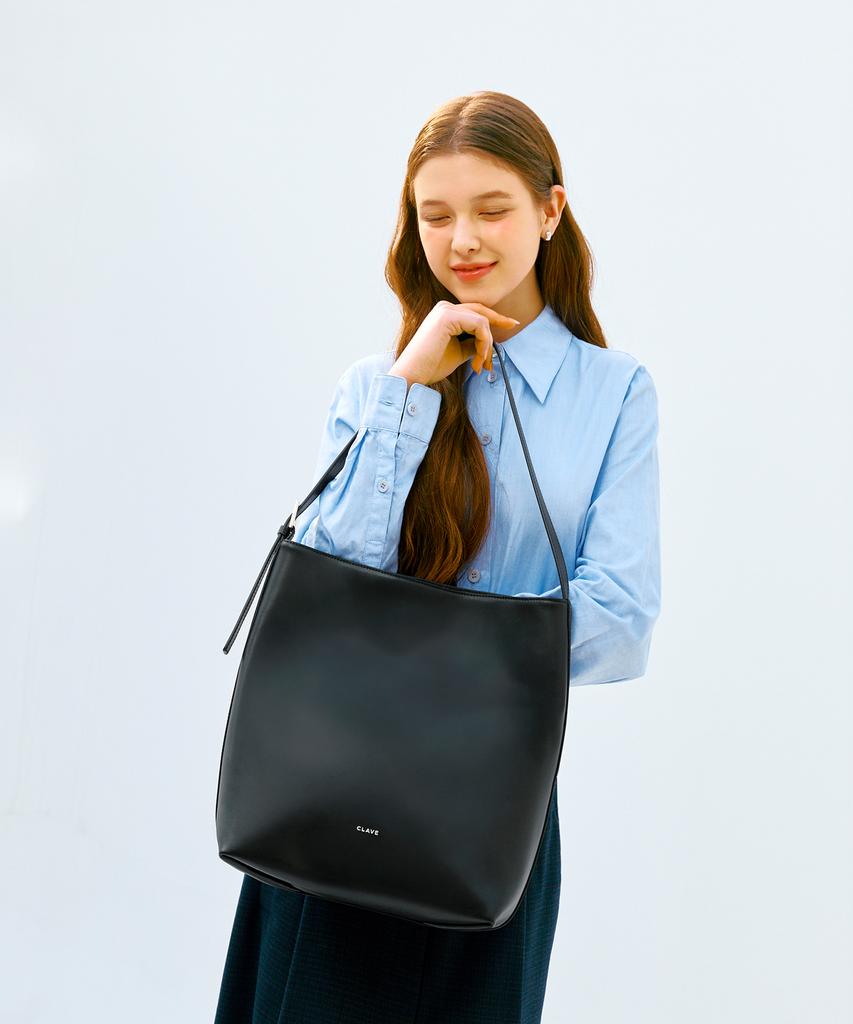 Clave Lily Black Tote Bag