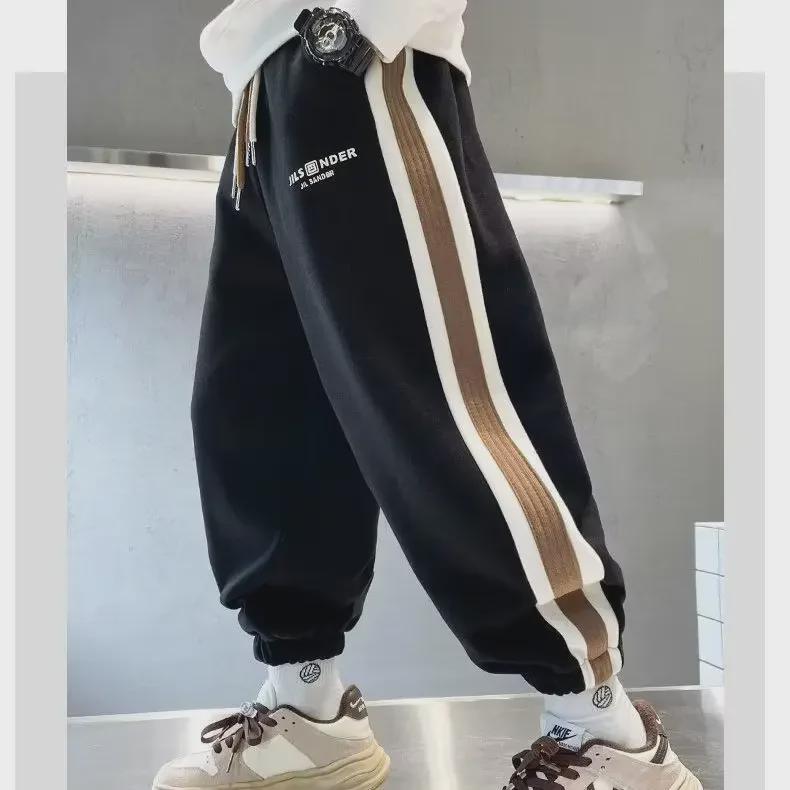 Бархатные спортивные штаны для мальчиков осень 2023 года — модные спортивные брюки для детей среднего и старшего возраста