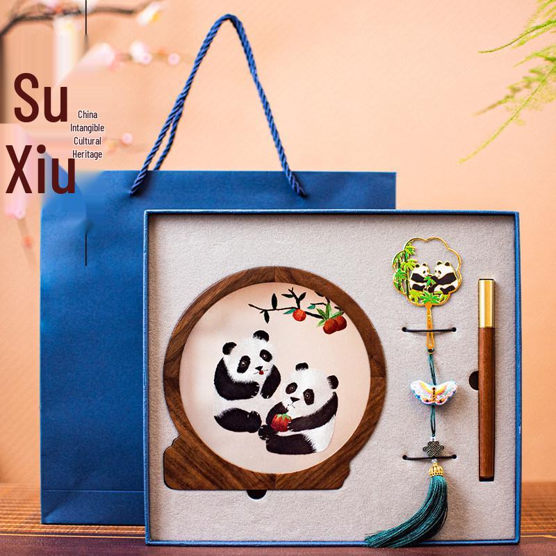 Китайский сувенир: Фигурка панды вышивка Сучжоу Подарок