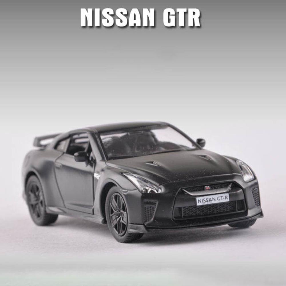 1/36 Nissan GTR Металлическая модель автомобиля Игрушки для мальчиков Литая модель автомобиля с инерционным механизмом Коллекционная машина для детей Подарки Игрушки для взрослых