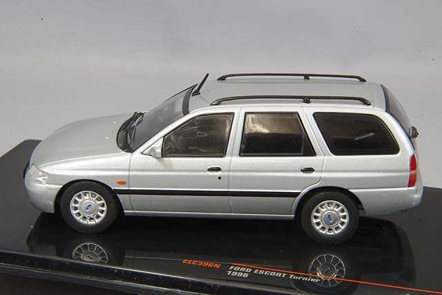 Ixo Model Ford Escort Turnier 96 Silver 1/43 CLC396N