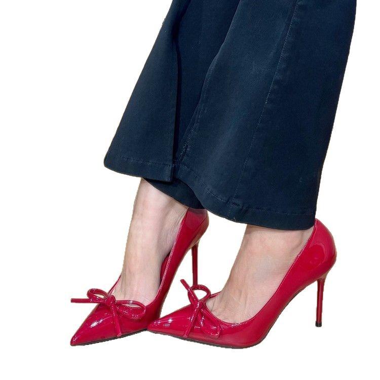 Новые бордовые туфли-лодочки на невысоком каблуке, женские туфли-лодочки из лакированной кожи, темпераментные, с мелким вырезом, на шпильке