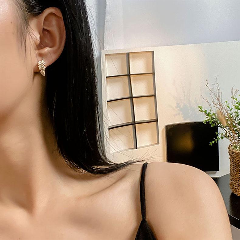 Опавшие листья знают осень, серьги-пусеты с листьями изысканные и маленькие серьги корейская версия темперамент студенческие маленькие серьги нишевые аксессуары