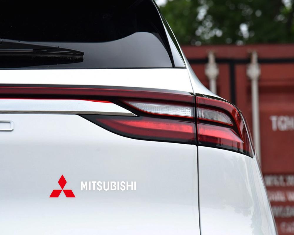 uldf10 Alphabet car logo sticker waterproof car decoration For Mitsubishi Pajero Outlander XL Montero Lancer Triton l200 Galant Evo ASX