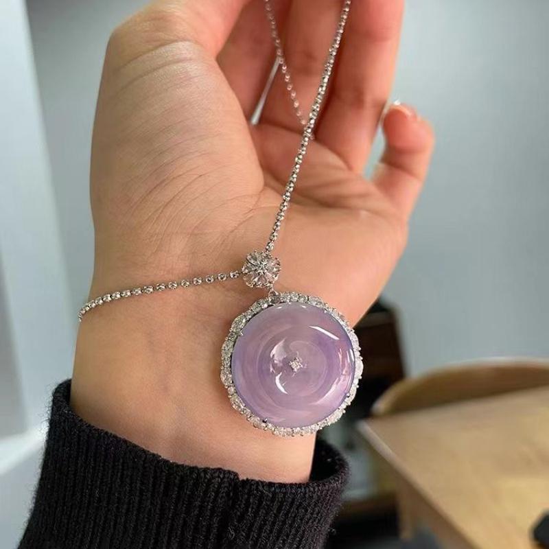 Нежное натуральное ожерелье из фиолетового халцедона со льдом для женщин. Великолепное высококачественное кристаллическое украшение-подвеска светло-фиолетового цвета.