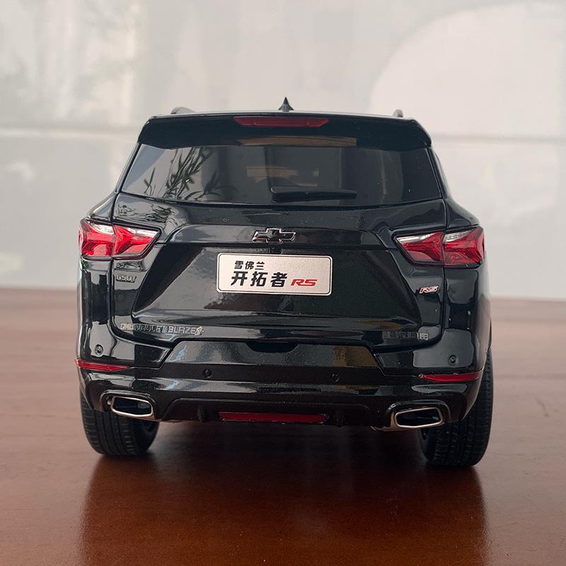 Dealer Edition Car Model,1:18 GM Chevrolet Blazer RS,Diecast Model for Collections,Display and Gift for Friend