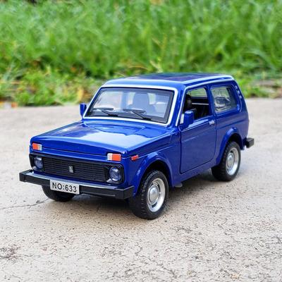 1/32 LADA NIVA Классический Автомобиль Сплав Модель Автомобиля Литье под Давлением Металлическая Игрушечная Машина Модели Транспортных Средств Симуляция Звук Свет Коллекция Детский Подарок