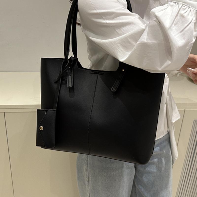 Large-capacity Bag Women's Spring High-value New Simple Casual Shoulder Bag High-end Texture Commuter Tote Bag