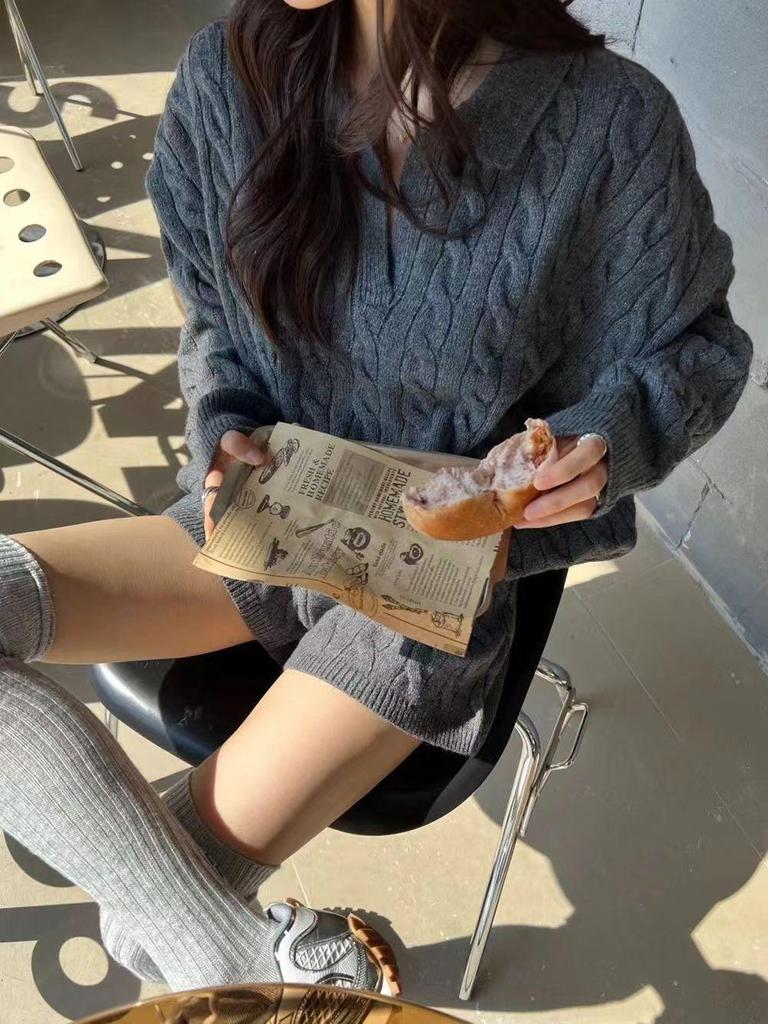 Женский мягкий однотонный свитер с перекрученными лацканами, весна 2024 г. — свежий, удобный и свободный крой