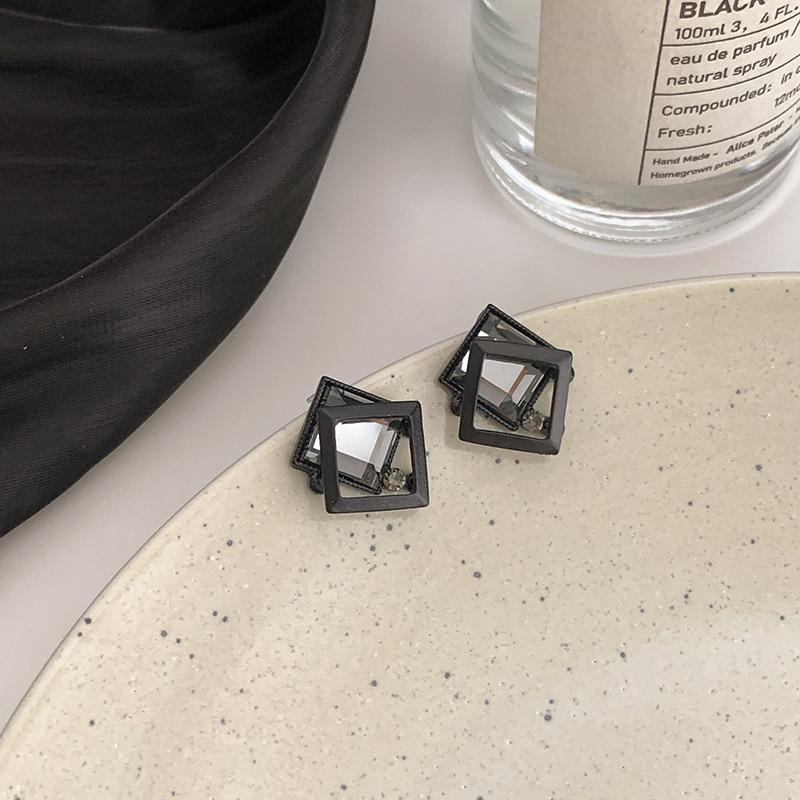 Модные и креативные простые геометрические серьги с инкрустацией цирконами, нейтральные и крутые черные, персонализированные повседневные украшения для вечеринок, подарки