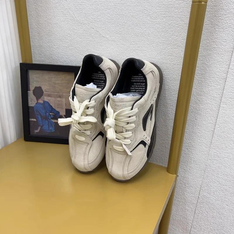 Обувь для женщин 2024 года, модные трендовые удобные мягкие туфли на плоской подошве, повседневная спортивная обувь в стиле ретро, универсальная женская спортивная обувь для активного отдыха