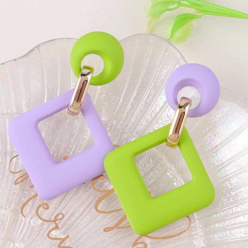 Pinkdudu 2024 Новые 12-цветные квадратные акриловые серьги-подвески, легкие роскошные многоцветные геометрические серьги для женщин, ювелирные изделия PD1488