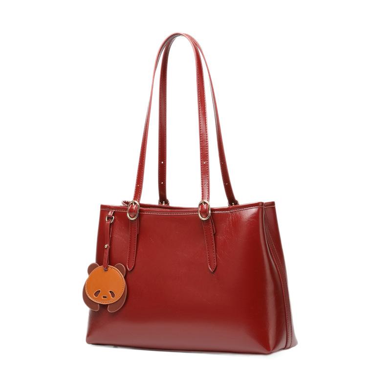 New red tote bag for women, large-capacity shoulder bag, fashionable commuter handbag, high-end oil wax leather bag