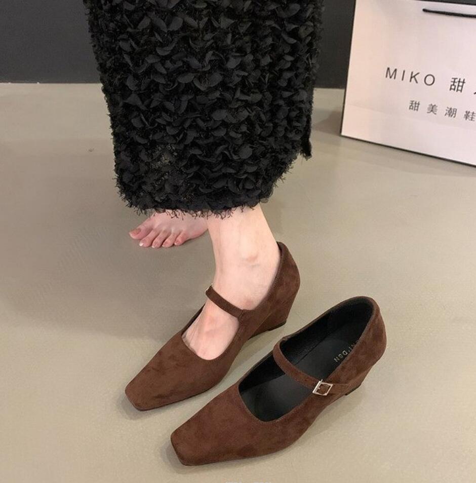 Ретро Бархатные Туфли Мэри Джейн Женские Туфли на Танкетке Весна Осень Новые Летние Юбка Вечерние Универсальные Для Поездок на Работу Туфли на Высоком Каблуке