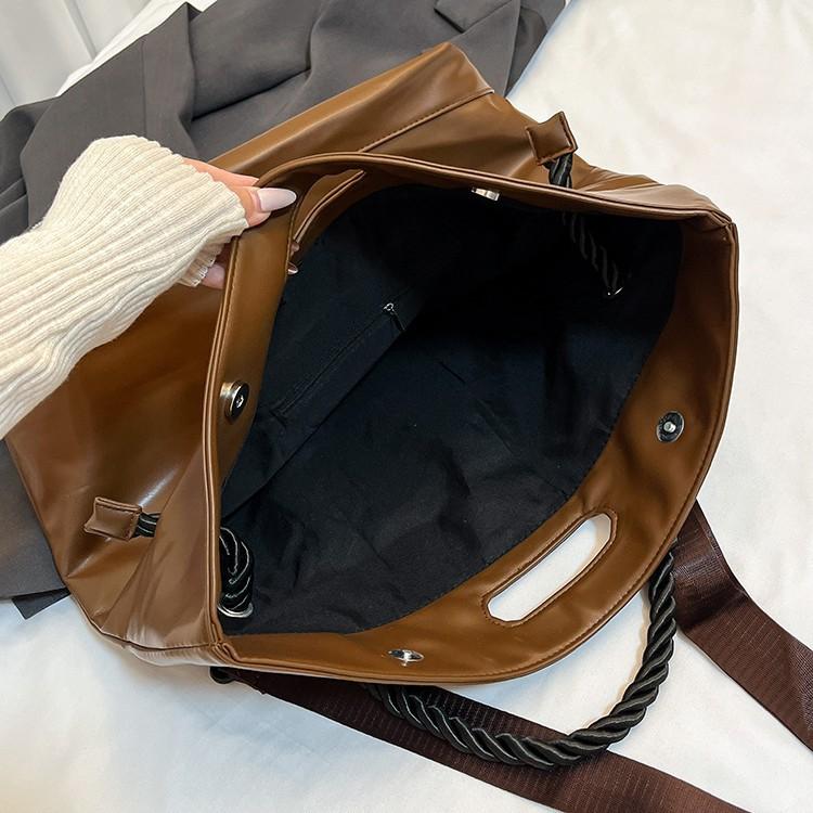 Autumn Retro Large-capacity Underarm Bag Women's Bag 2025 New Foreign-style Simple Tote Bag Fashionable Commuter Messenger Bag