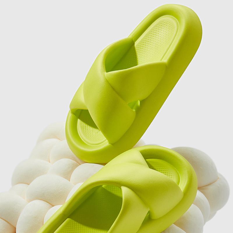 Женские модные тапочки Cross Slipper 2024, летние новые мягкие женские сандалии EVA с толстой подошвой для дома и отдыха на природе, женская ленивая пляжная обувь