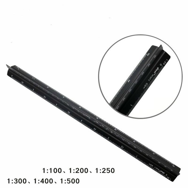 Метрическая треугольная линейка для рисования. 30 см