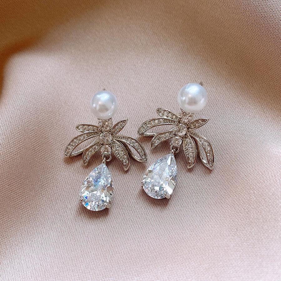 Серьги-кисточки из циркона и жемчуга «Серебряная игла» - Элегантный ретро-дизайн для женщин