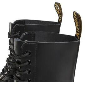 Ботинки Dr. Martens 1490 черные гладкие