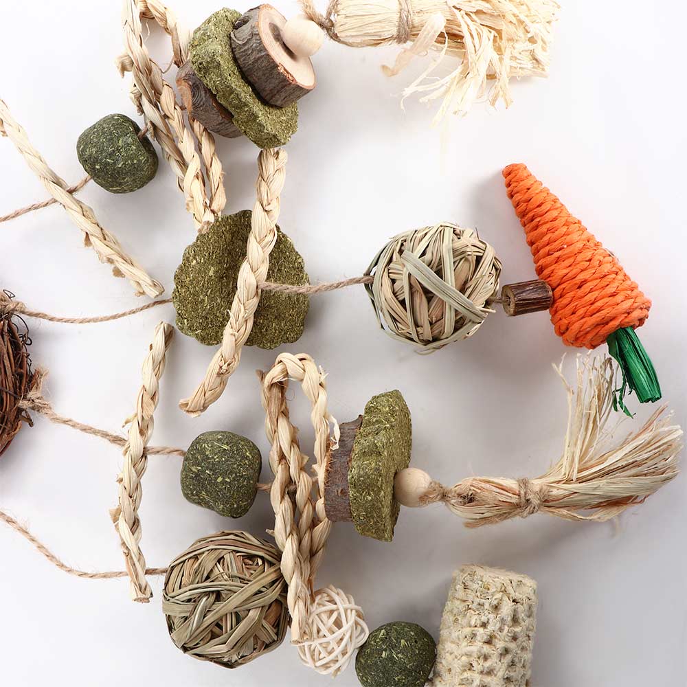 Grinding Guinea Pigs Hanging Bunny Cage Accessories Rabbit Treats Buuny Chew Toy Molar Rattan Ring