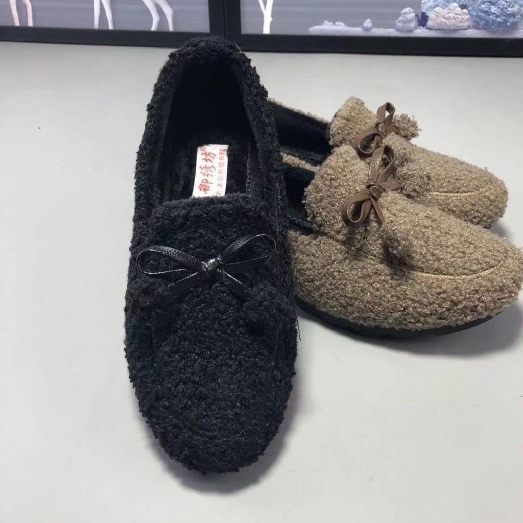 Старые пекинские тканевые туфли Женские пушистые туфли Зимняя верхняя одежда Утолщенные ленивые женские туфли Зимний зарубежный стиль Нескользящие туфли для мамы