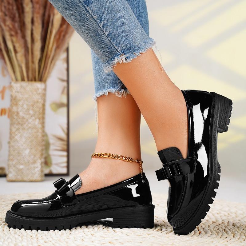 Роскошные европейские и американские кожаные туфли 2024 года, осень, новые модные туфли для отдыха на открытом воздухе, лакированные ретро-обувь, универсальные женские туфли, лоферы