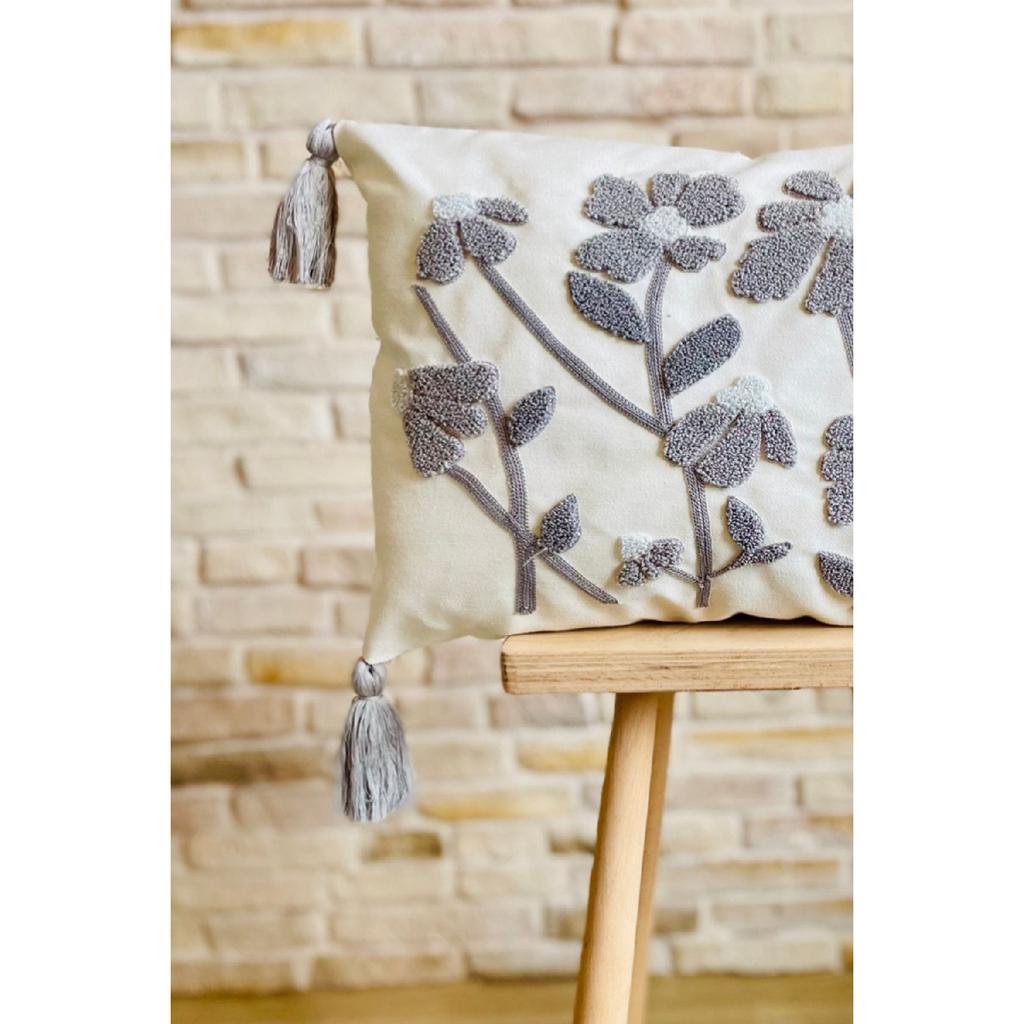 Punch Embroidered Single Decorative Daisy Design Throw Pillow Cover (punch)