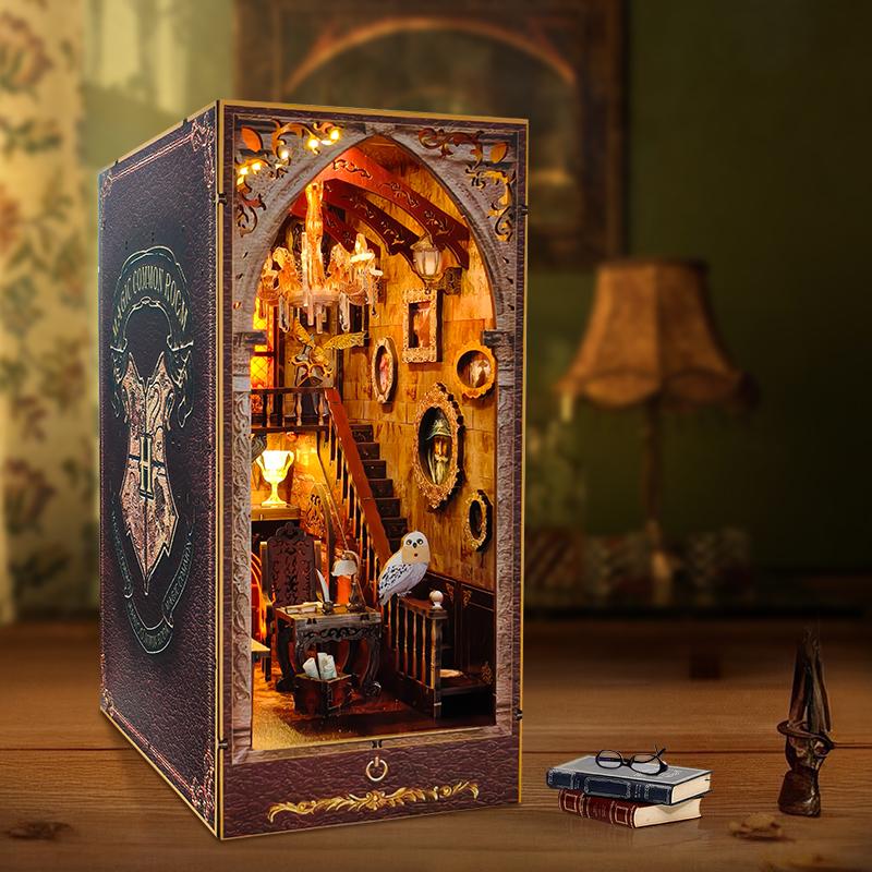 DIY Book Nook Wooden Miniature Model Kits Magic Academy Casa Bookend 3D Puzzle With Light Bookshelf for Friends Birthday Gifts