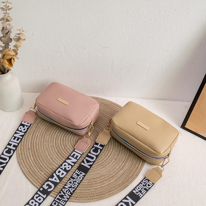 Женские сумки Новая весенне-летняя маленькая квадратная сумка с контрастными буквами Сумки через плечо на одно плечо Женские сумки