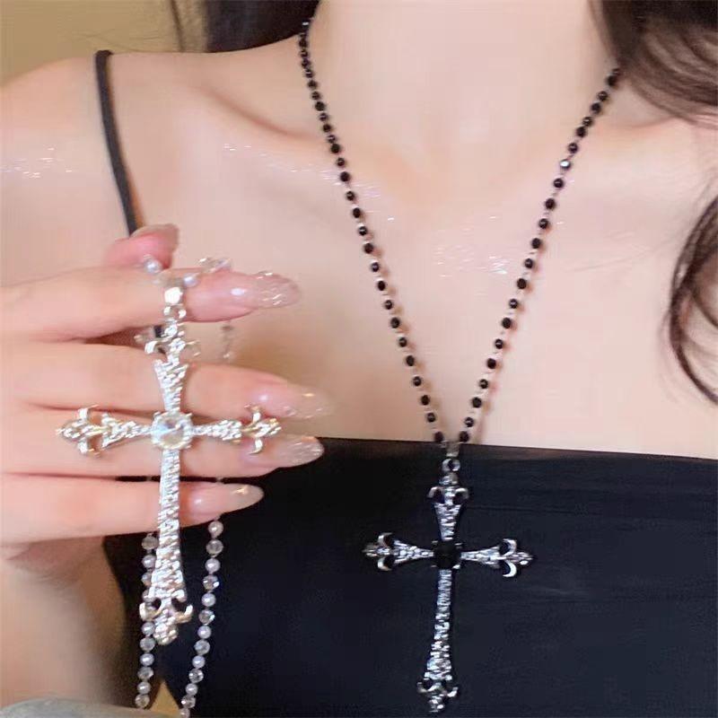 Cross Pendant Necklace For Women Men With Alloy Chain Stylish Autumn Winter Accessory