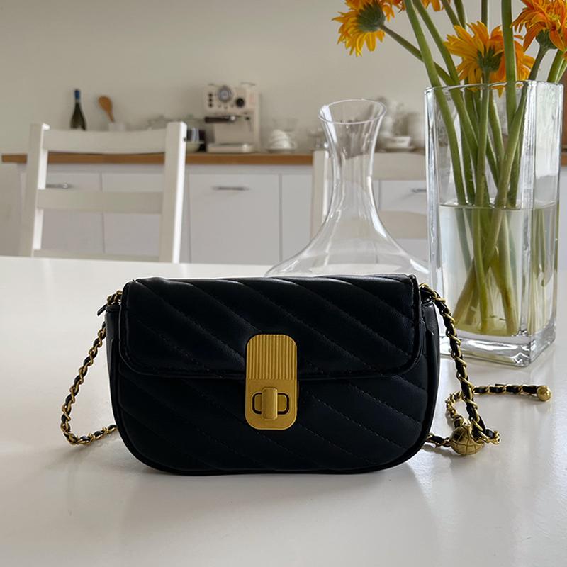 Мини-сумка на цепочке, новый нишевый дизайн, универсальная сумка через плечо в иностранном стиле, маленькая квадратная сумка